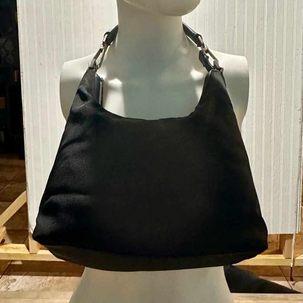 Gucci Vintage Black Nylon & Genuine Leather Hobo Shoulder Bag Purse - Picture 2 of 13